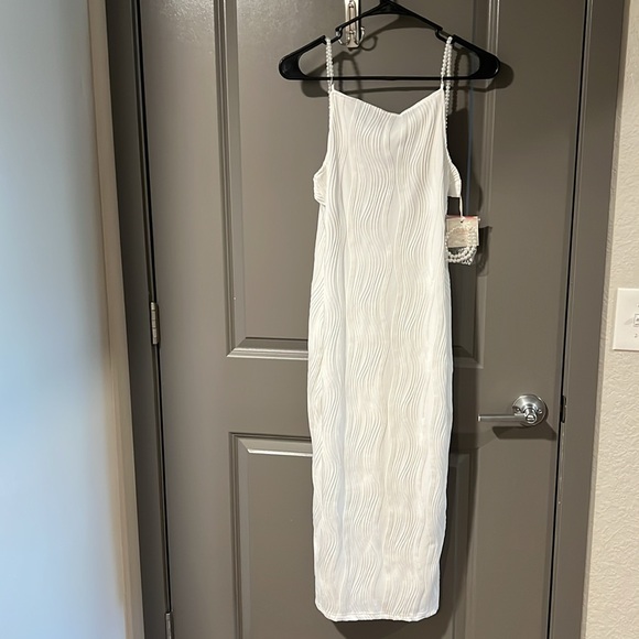 Rihoas White wavy dress - Picture 2 of 5